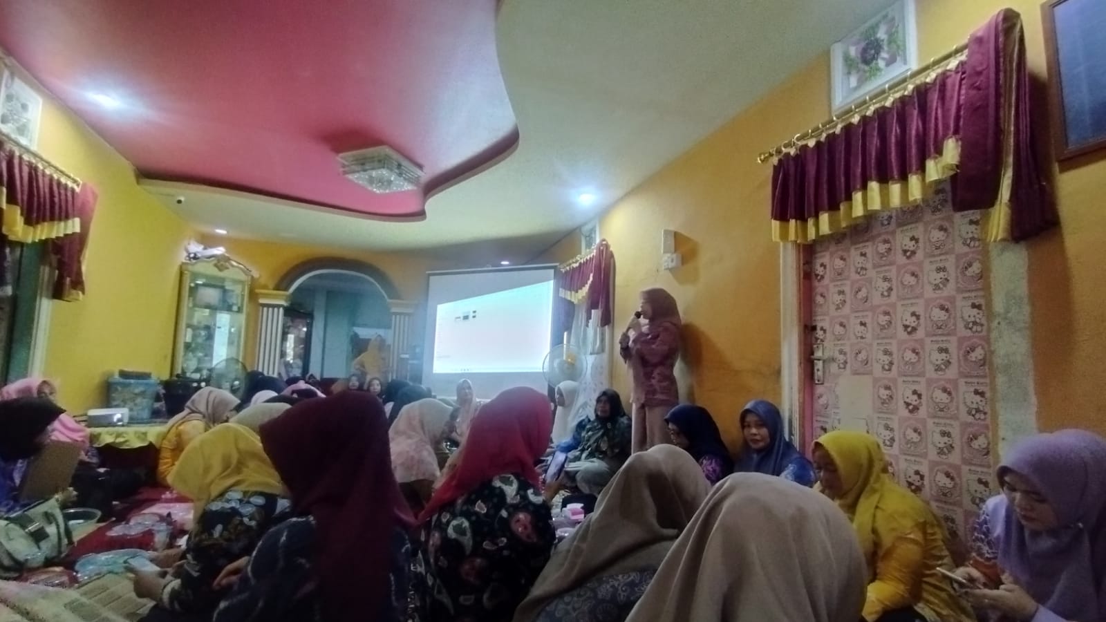 Arisan PKK Kecamatan Nipah Panjang di Kelurahan Nipah Panjang I: Merajut Solidaritas dan Perekonomian Melalui Kreativitas